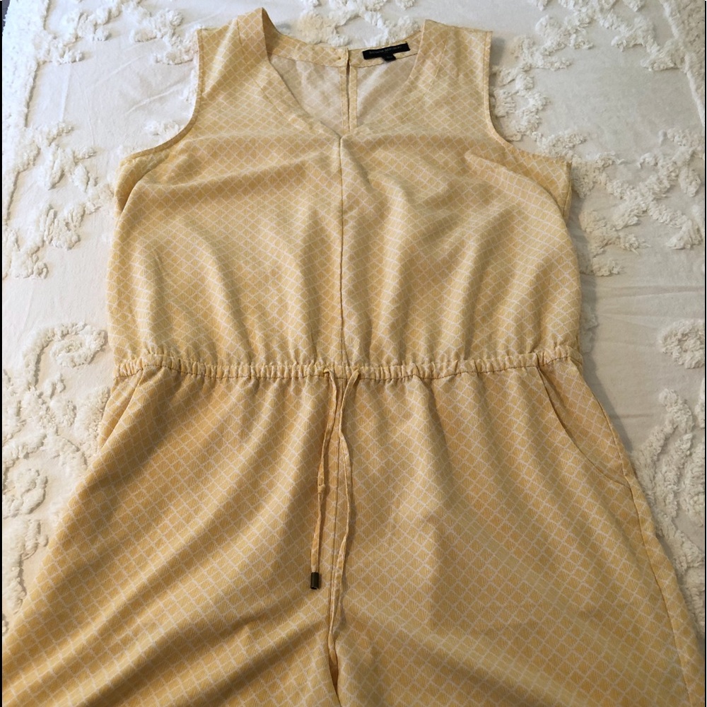 Banana Republic Large Yellow and White Romper